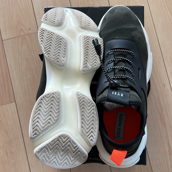 Steve Maddens Isles Camo Sneakers size 10.5 men’s - Picture 3 of 3